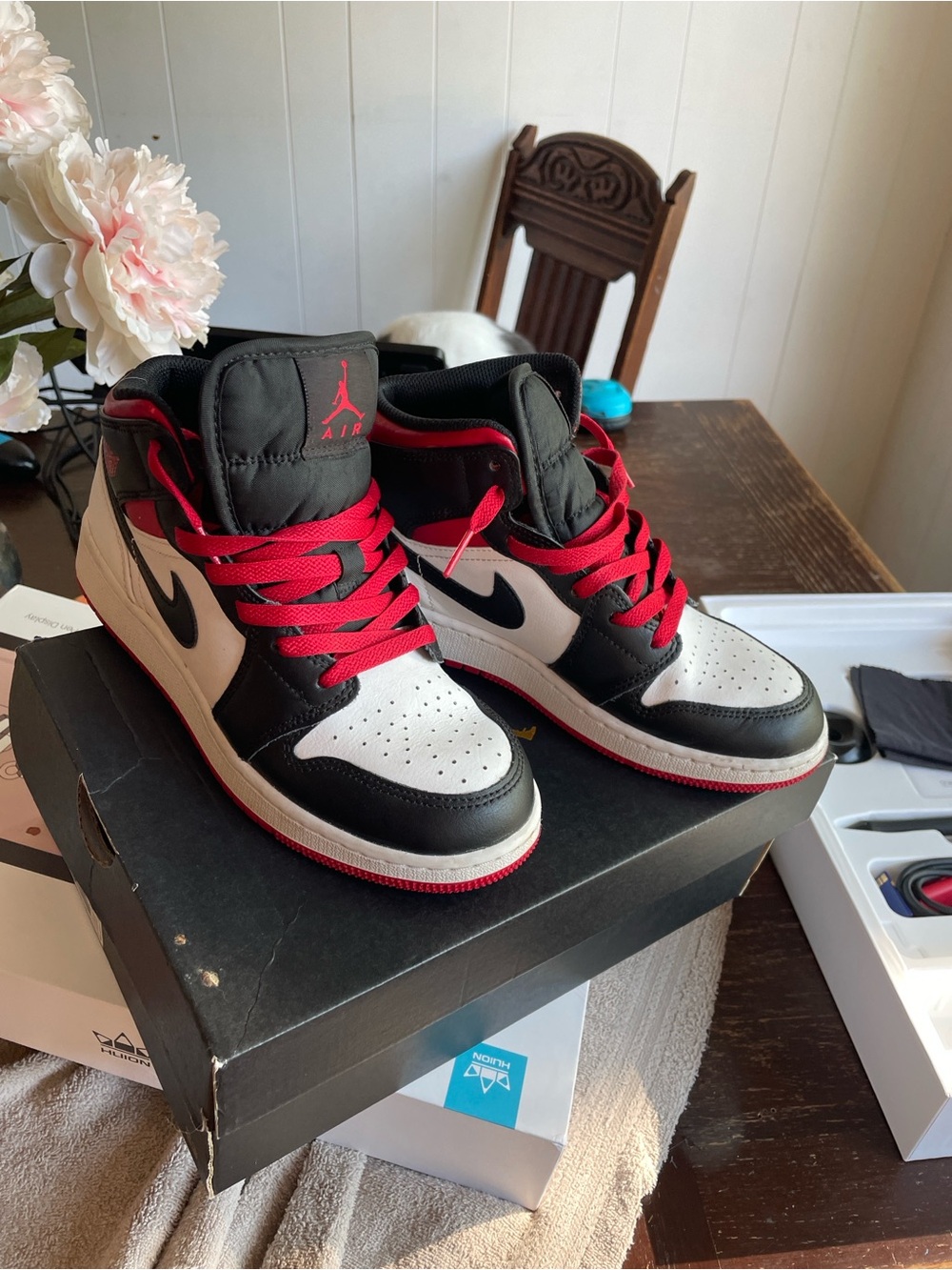 Nike Air Jordan 1 Youth Black/White/Red High-Top Sneakers